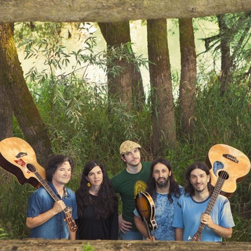 Četrtki 2025 - Jezdeci škrlatne kodulje